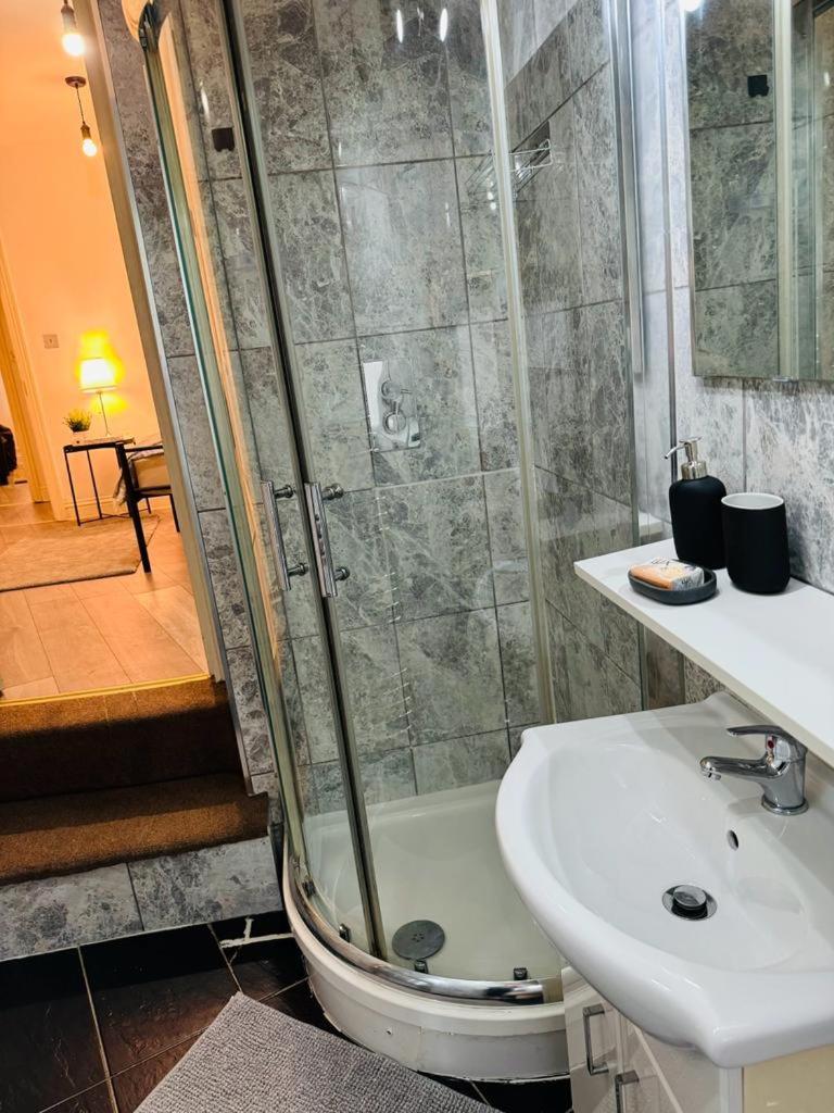 Willesden J Guest Home 4 لندن المظهر الخارجي الصورة