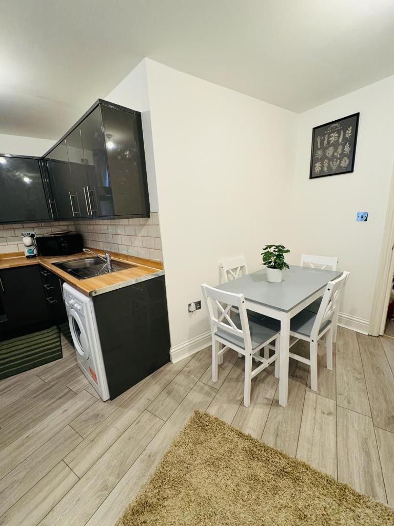 Willesden J Guest Home 4 لندن المظهر الخارجي الصورة